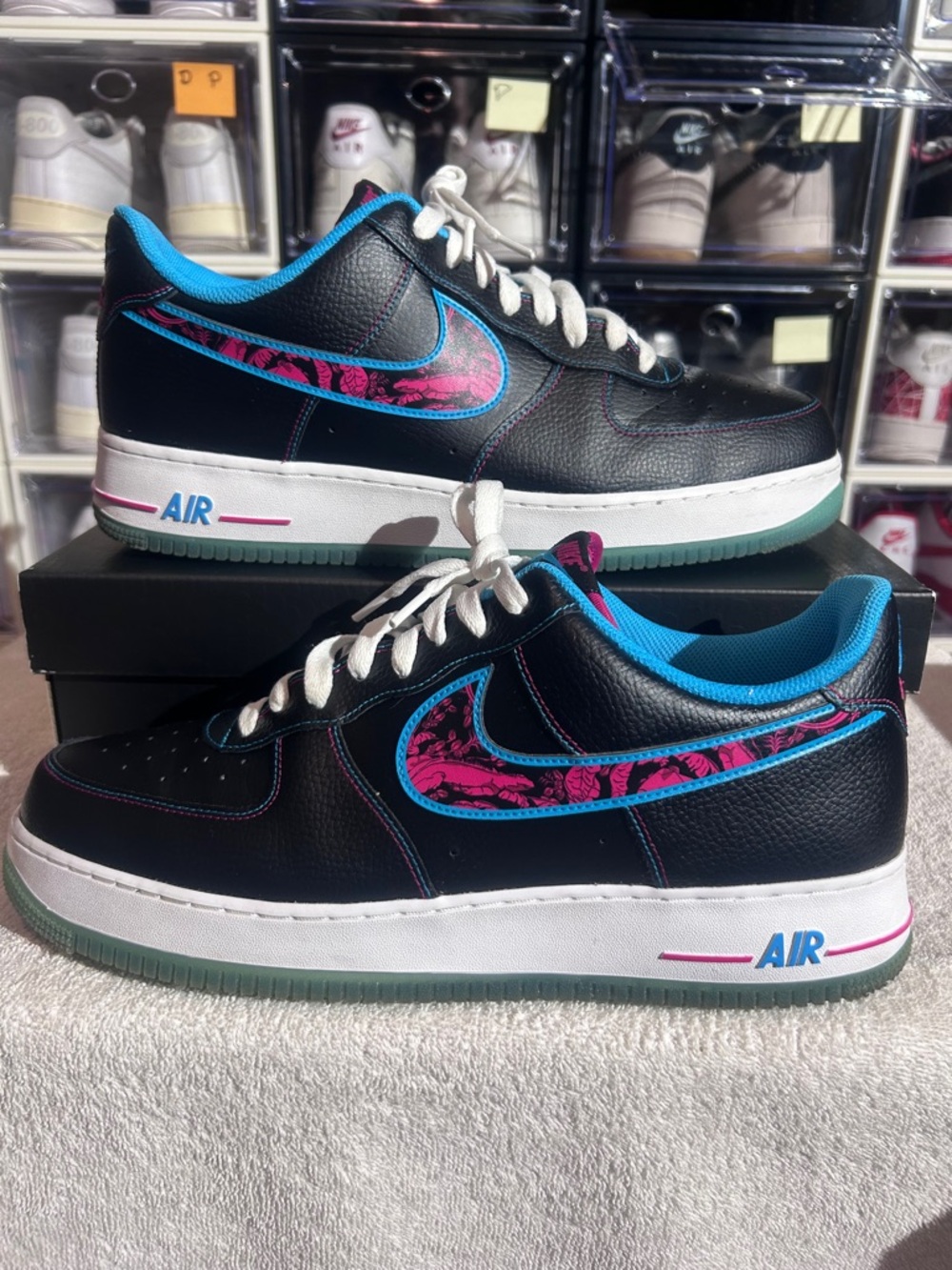 Nike Air Force 1 '07 LV8 "Miami Nights

DD9183-001.     No Box